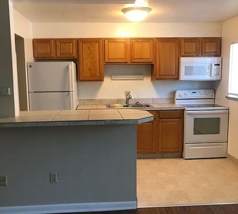 4th image of 1139 York St APT 206