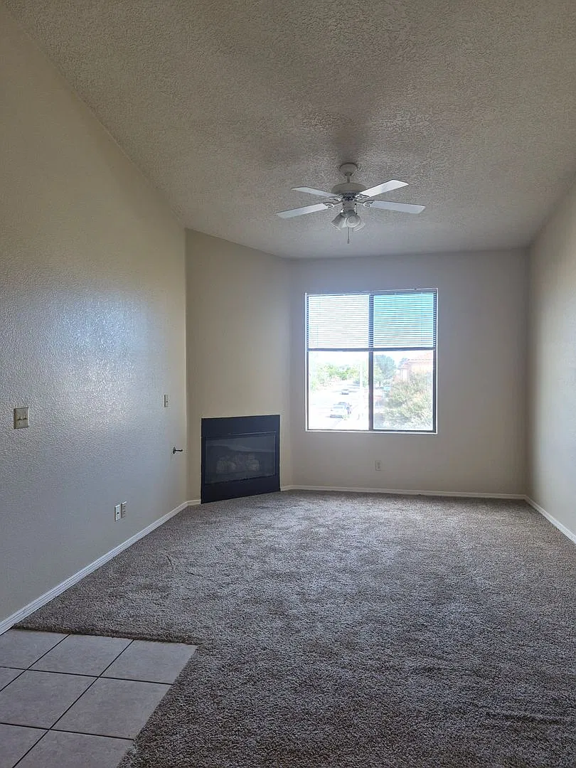 Three Bedroom Apartment — Photo 2