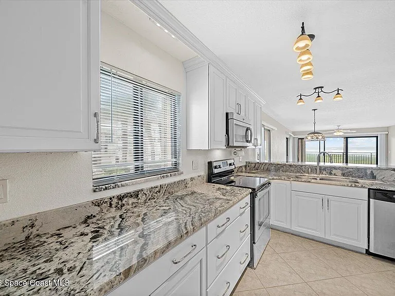 555 Jackson Ave #201 — Photo 12