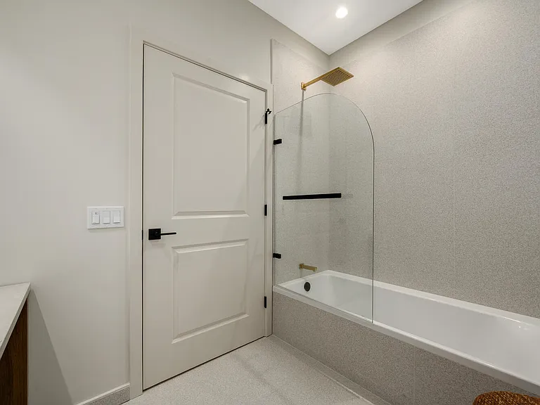 1257 N Ashland Ave #204 — Photo 17