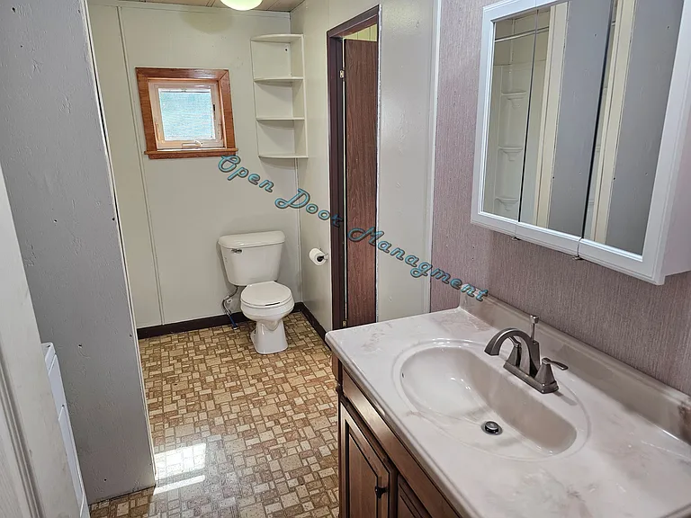 2324 Pine St — Photo 7