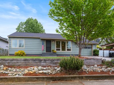 721 NE 11th St, Grants Pass, OR, 97526