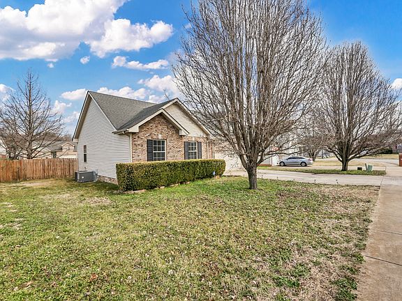 2nd image of 3260 Veranda Cir