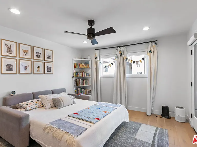 4606 Roma Ct — Photo 42