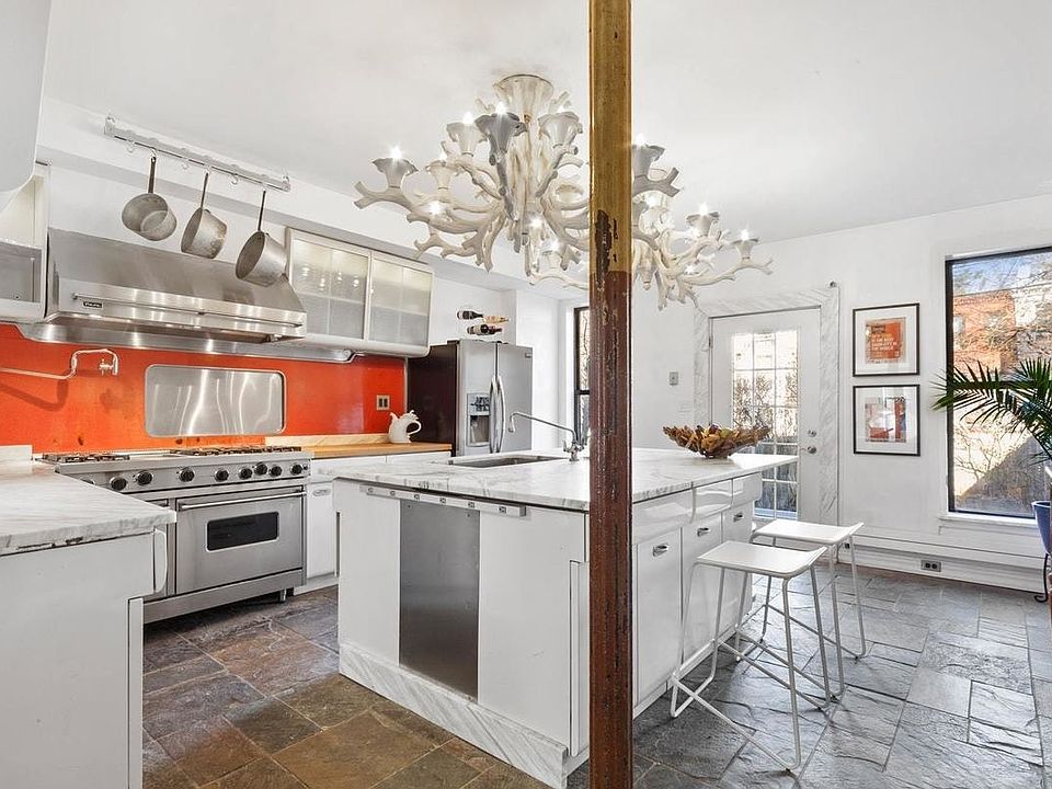 1st image of 389 12th St #1