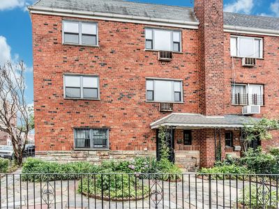 21-32 Hoyt Ave, Astoria, NY, 11102