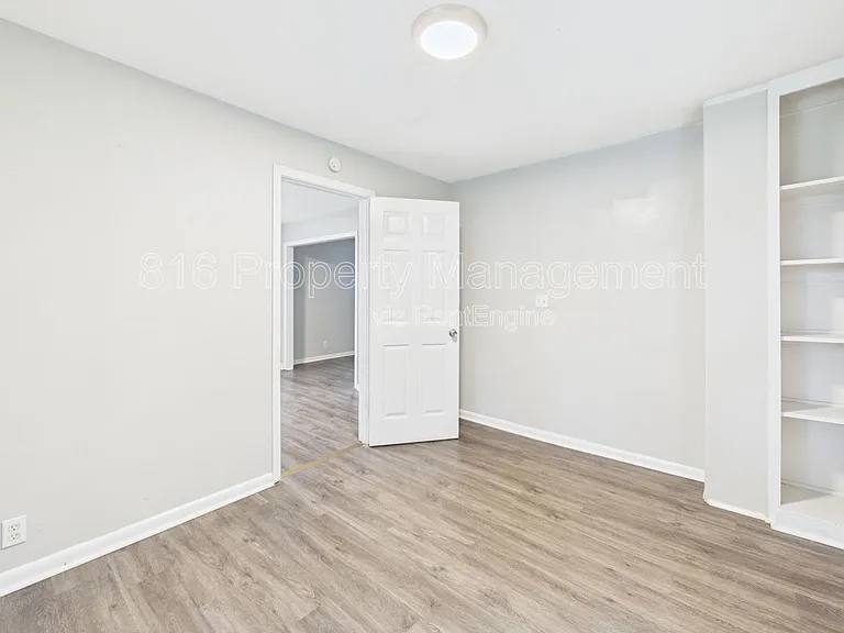 8028 Montgall Ave — Photo 19