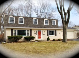 1532 Lark Ln, Naperville, IL 60565