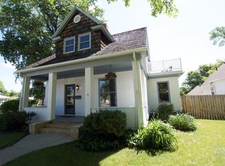 624 1st Ave N, Jamestown, ND 58401