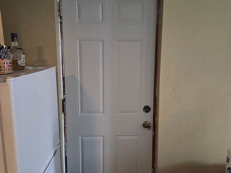 108 N Lucas Ave — Photo 4