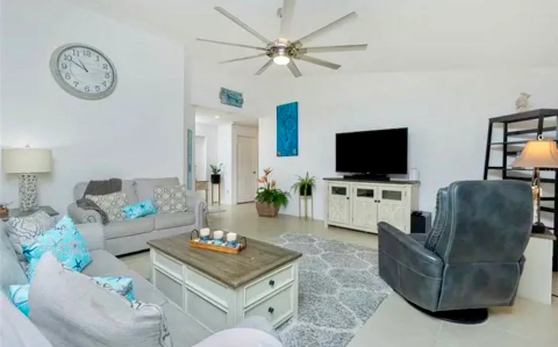 4 bed, 1680 sqft, $2,950 — Photo 3