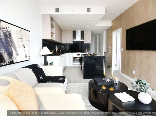 4988 Bennett St #305, Burnaby, BC V5H 2G9