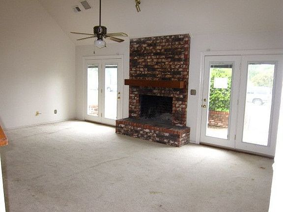 5th image of 2630 Lakehill Ln