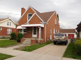 7345 Gronow Ave, Center Line, MI 48015