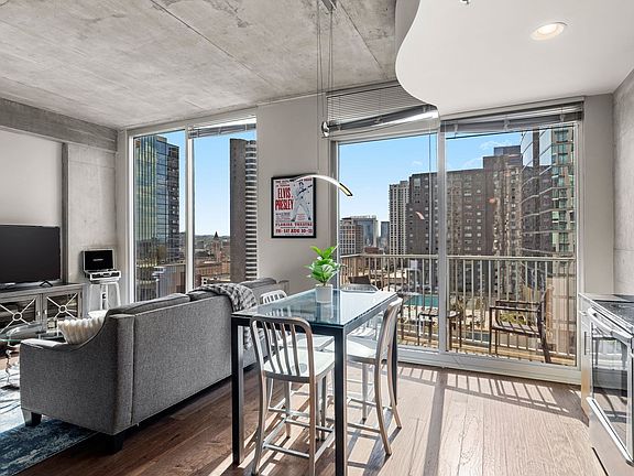 5th image of 415 Church St APT 1210