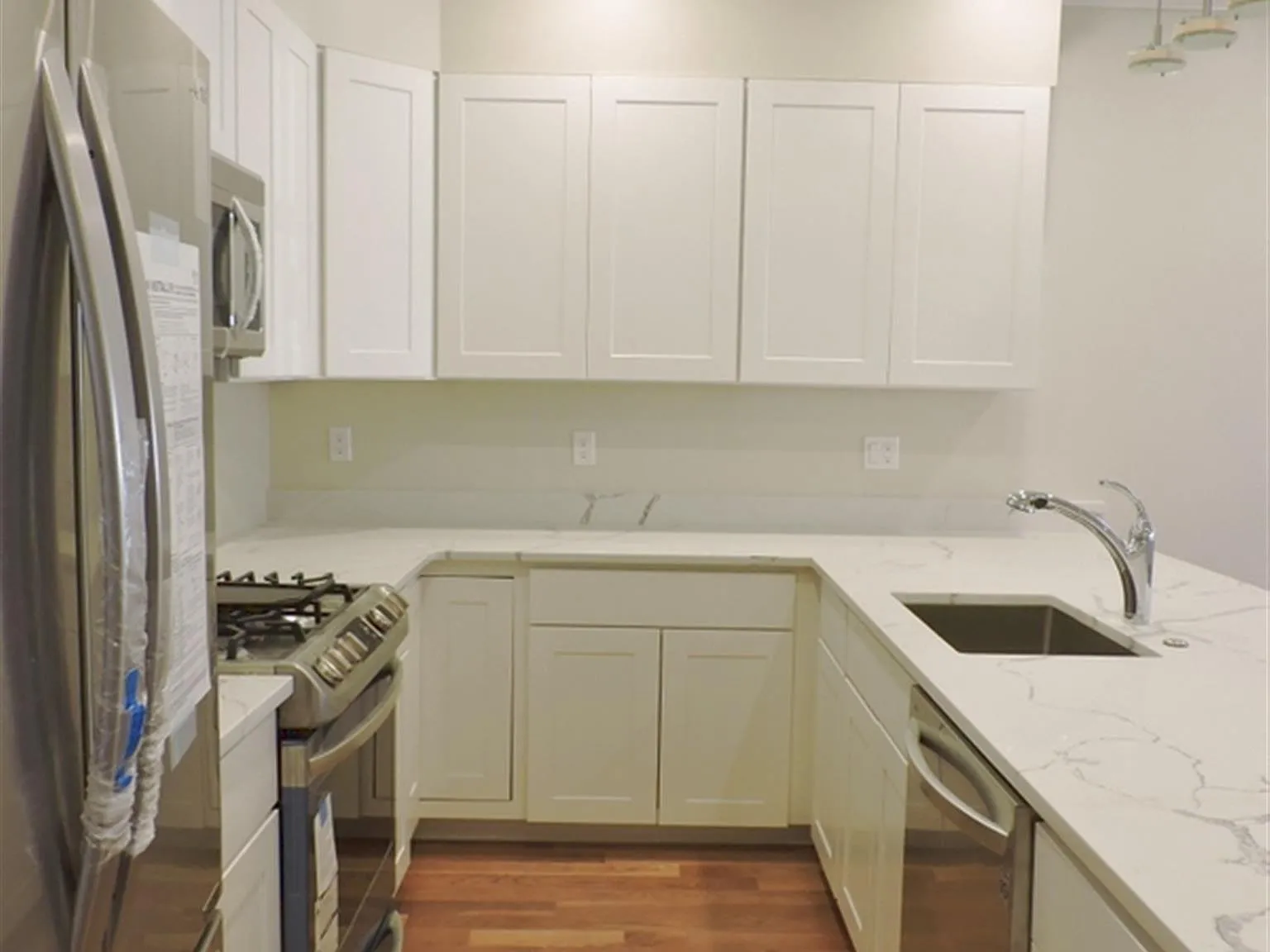 3 bed, 1500 sqft, $5,800 — Photo 2