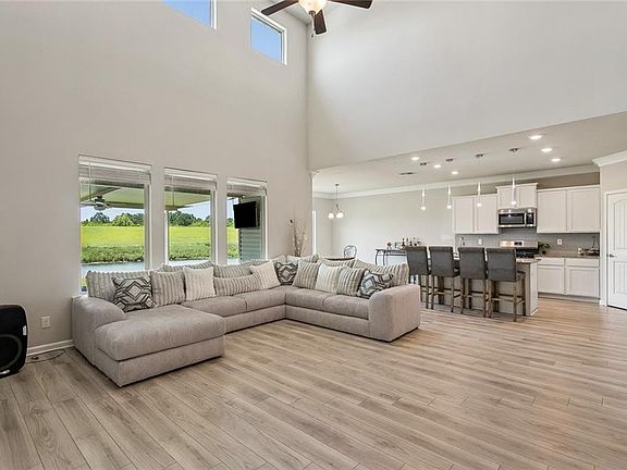 3rd image of 3861 Canal Bank Dr
