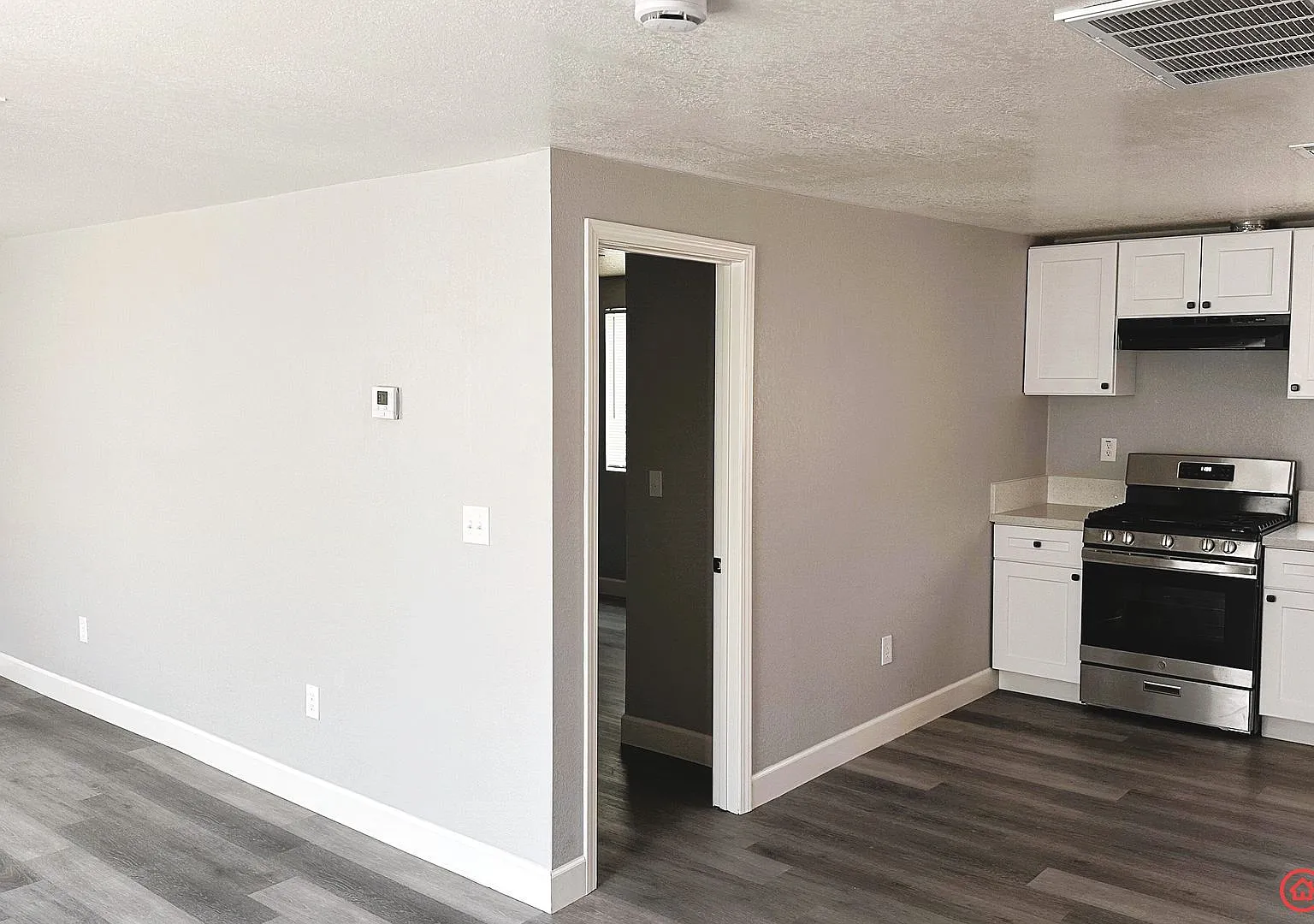 1318 & 1320 El Tejon Avenue — Photo 4