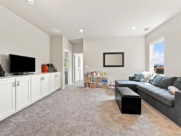 18489 W 84th Pl — Photo 11