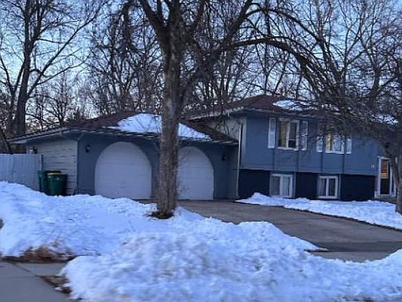 2nd image of 121 Chaparral Dr