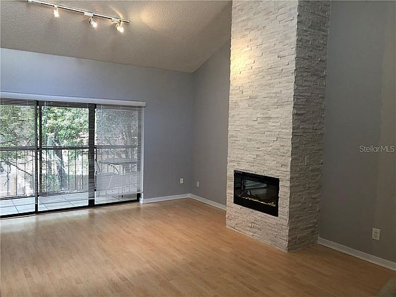 4th image of 221 Holt Ave APT 6