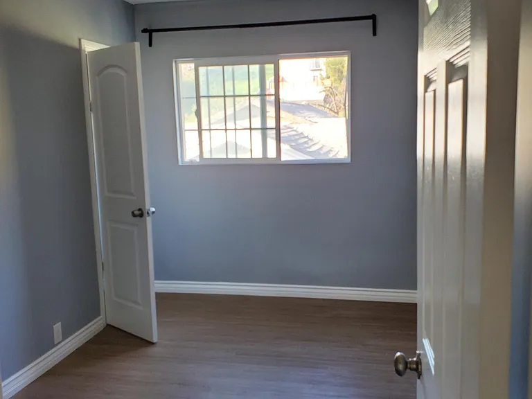 446 W Ulysses St — Photo 4