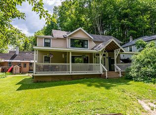15 Mountain Ln, Saranac Lake, NY 12983