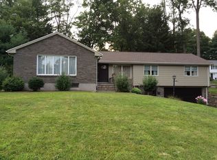 659 Mountain Rd, West Hartford, CT 06117