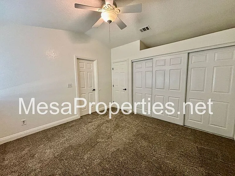 2378 N Sycamore Ave — Photo 23