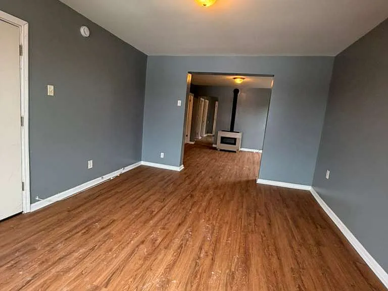 884 3rd Ave #3 — Photo 8