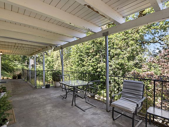 5th image of 2135 Webb St #2135