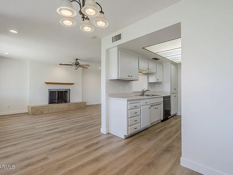 1904 E Manhatton Dr — Photo 19
