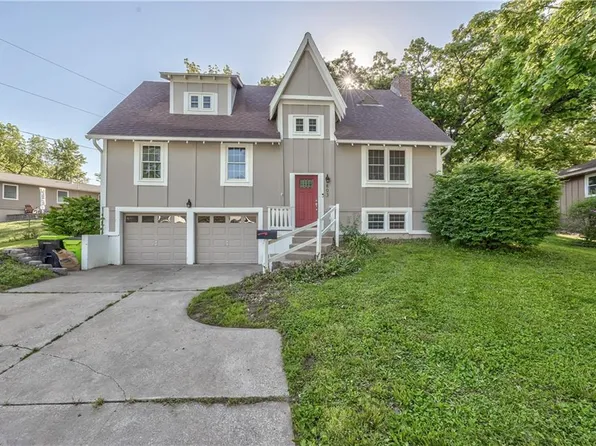 803 Halsey Cir, Harrisonville, MO 64701