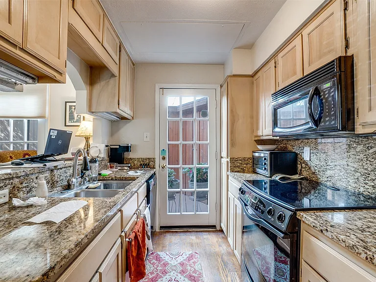 4232 McKinney Ave #111 — Photo 6