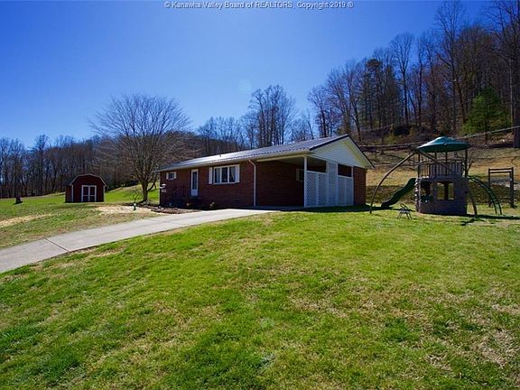 3rd image of 46 Thomas Ln