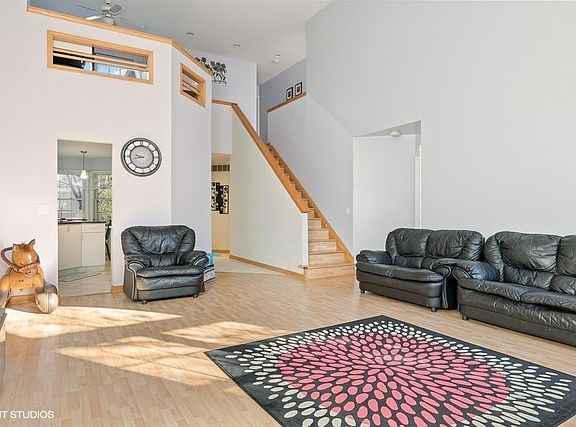 2nd image of 3124 N Daniels Ct