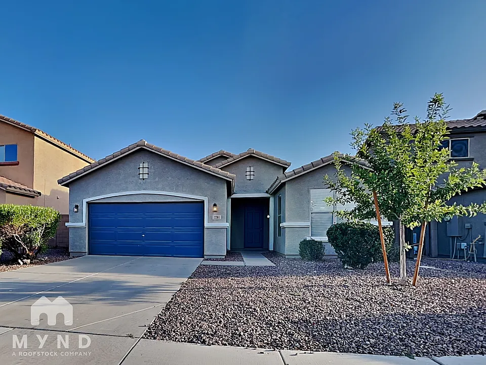 2204 W San Tan Hills Dr