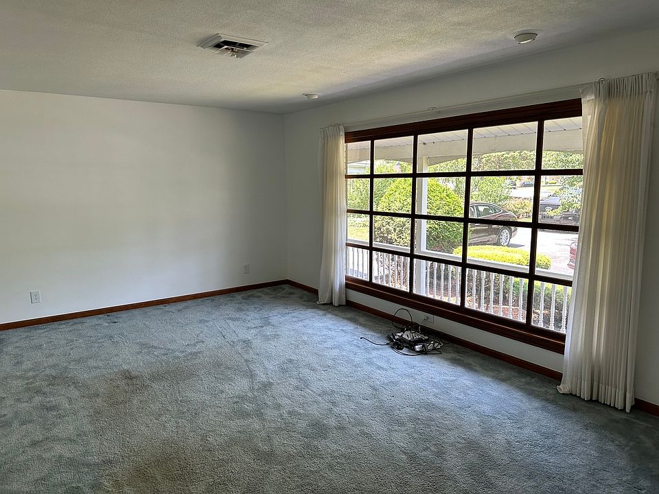 608 Marquette Dr Manteno IL Zillow