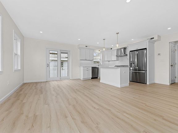 5th image of 48 Ash Ave #B