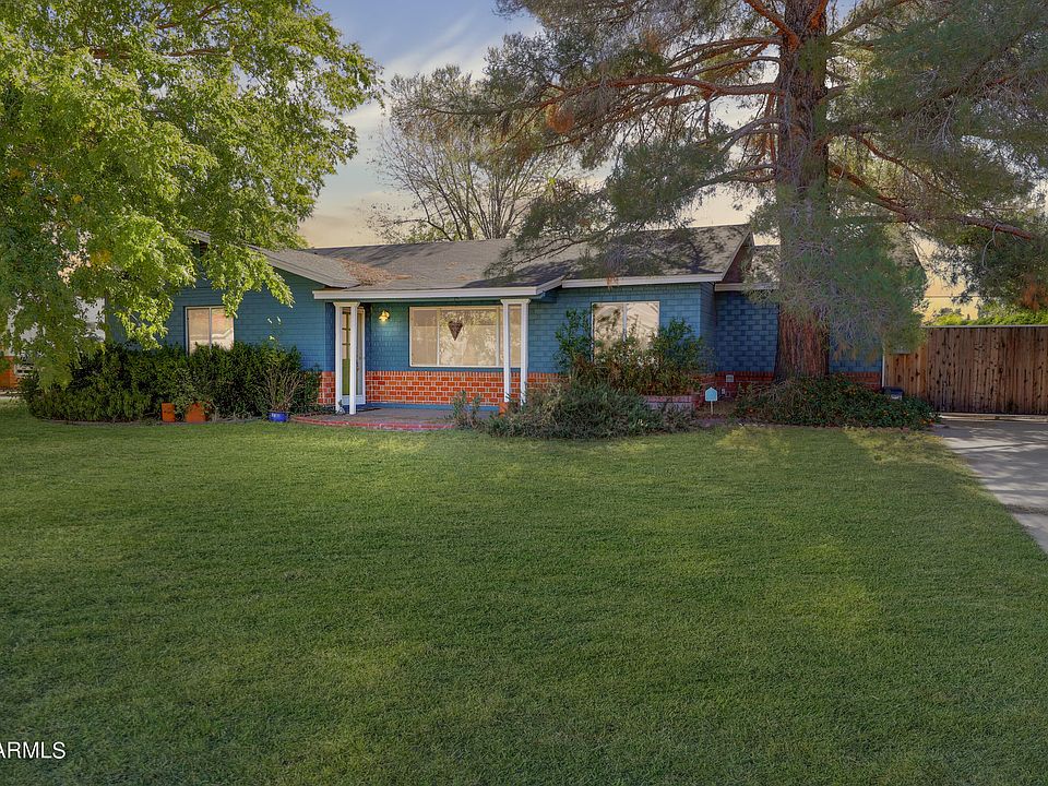 1st image of 4033 E Cambridge Ave