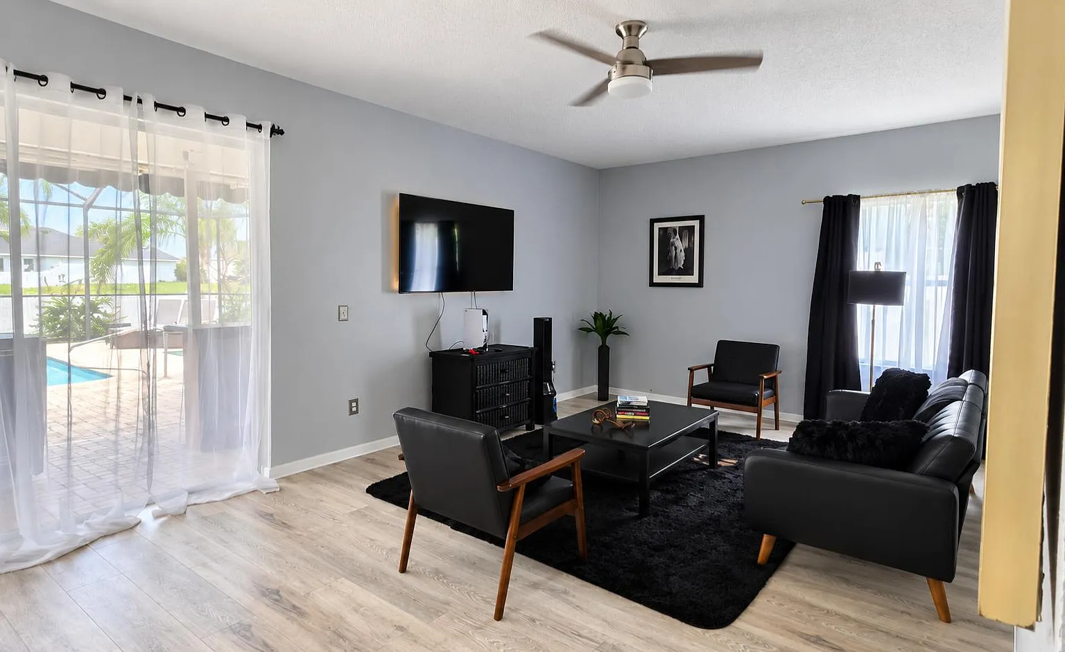 4 bed, 2.0 bath, 3950 sqft, $1,183 — Photo 4