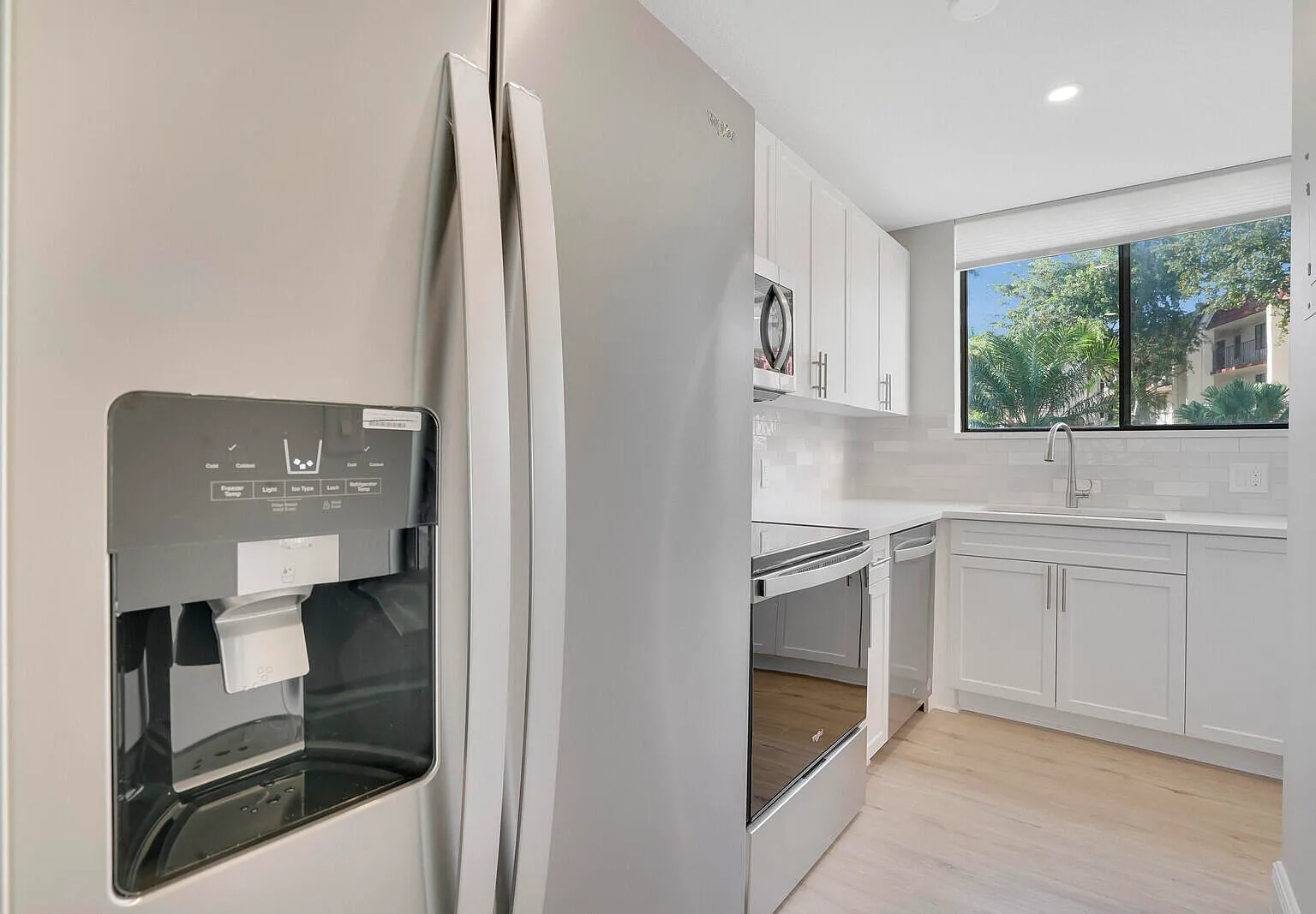 2 bed, 1.5 bath, 1080 sqft, $2,000 — Photo 2