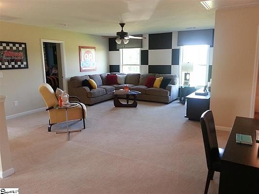 3rd image of 1002 Fernbank Dr