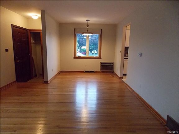 5th image of 40 Christophel Dr
