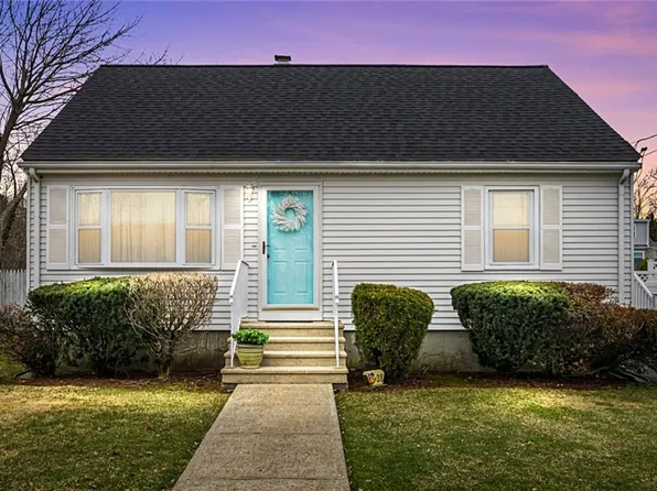 38 2nd St, Smithfield, RI 02917