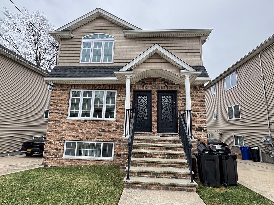 1st image of 286 Bradford Ave #2R