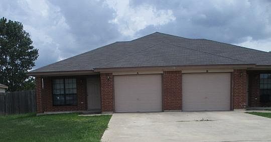 1st image of 1404 Nicholas Cir APT A