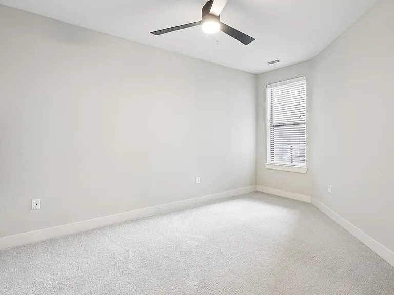 The Huntley — Photo 94