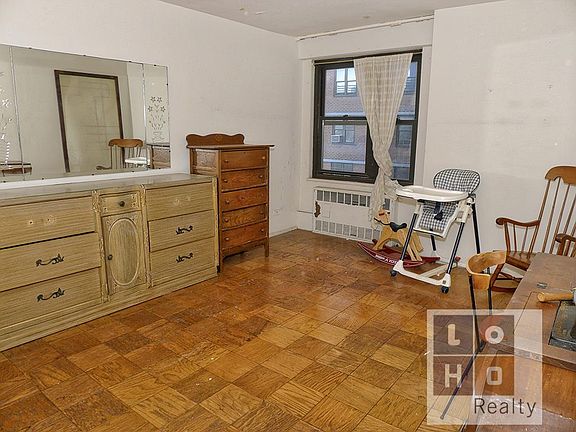 4th image of 208 E Broadway APT J1404