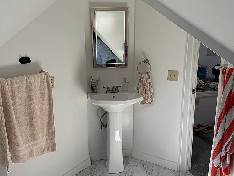 3rd floor full bathroom